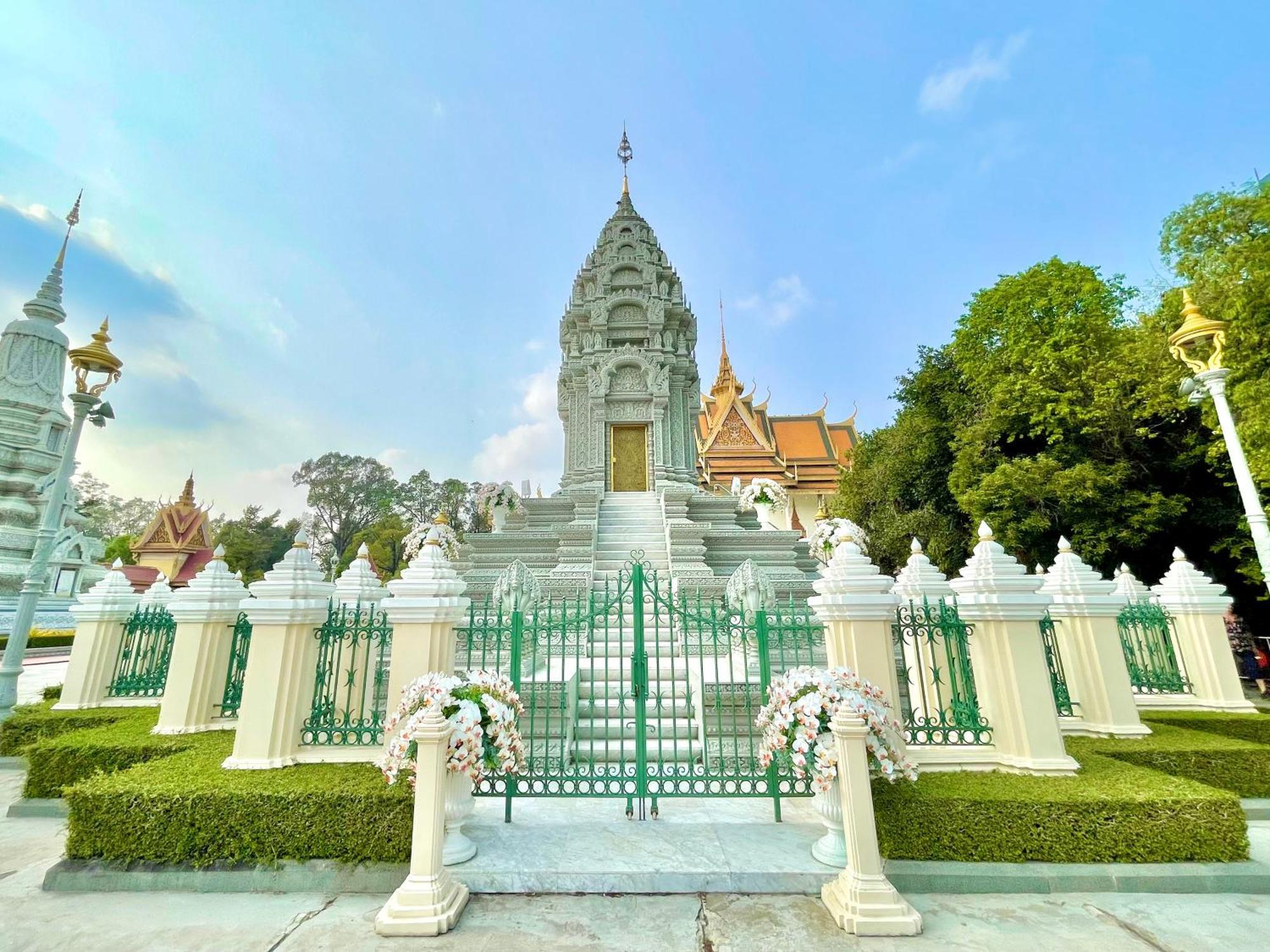 Sky Apartments Riverside - 50M To Royal Palace Phnom Penh Dış mekan fotoğraf