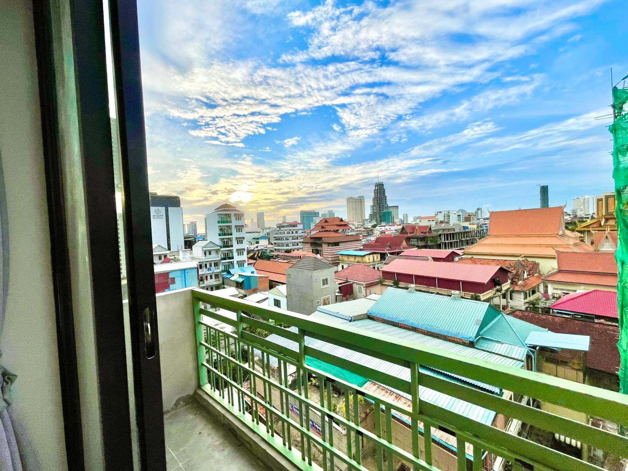 Sky Apartments Riverside - 50M To Royal Palace Phnom Penh Dış mekan fotoğraf